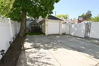 12142 6th Avenue, College Point, NY 11356 - Photo 3
