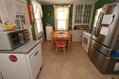 12142 6th Avenue, College Point, NY 11356 - Photo 11