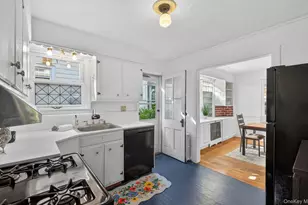 67 Nassau Rd, Great Neck, NY 11021 - Photo 15