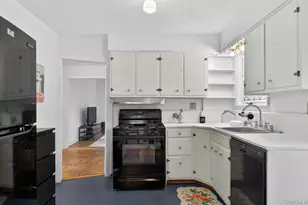 67 Nassau Rd, Great Neck, NY 11021 - Photo 13