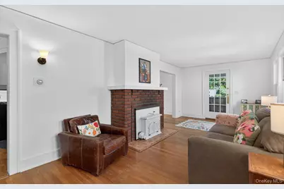 67 Nassau Road, Great Neck, NY 11021 - Photo 7