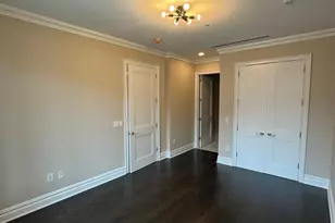 1000 Royal Ct, New Hyde Park, NY 11040 - Photo 5