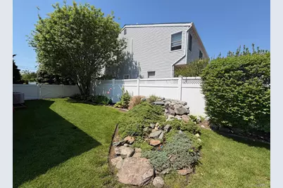 109 Lincoln Place, Massapequa, NY 11758 - Photo 21