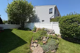 109 Lincoln Pl, Massapequa, NY 11758 - Photo 21