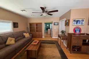 109 Lincoln Pl, Massapequa, NY 11758 - Photo 9