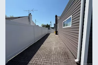 109 Lincoln Place, Massapequa, NY 11758 - Photo 17