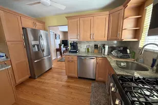 109 Lincoln Pl, Massapequa, NY 11758 - Photo 5