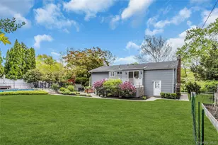 28 Penguin Ln, Commack, NY 11725 - Photo 35