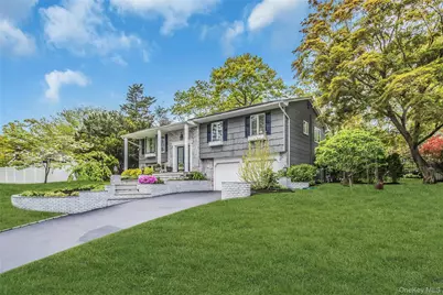 28 Penguin Lane, Commack, NY 11725 - Photo 3