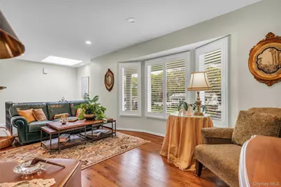 28 Penguin Lane, Commack, NY 11725 - Photo 9