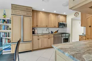 28 Penguin Ln, Commack, NY 11725 - Photo 15