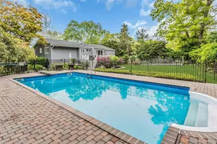 28 Penguin Ln, Commack, NY 11725 - Photo 37