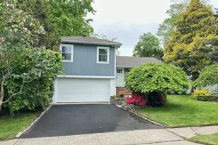 8 White Oak Dr, Port Washington, NY 11050 - Photo 3