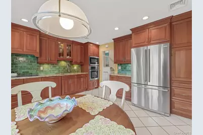 16 Hillvale Road, Syosset, NY 11791 - Photo 9