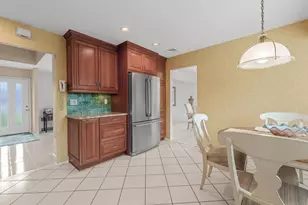 16 Hillvale Rd, Syosset, NY 11791 - Photo 11