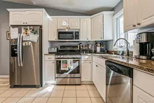 33 Brookside Pl, Pleasantville, NY 10570 - Photo 3
