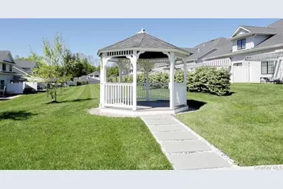 11 Silverwood Circle, Suffern, NY 10901 - Photo 3