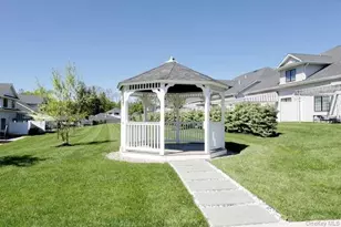 11 Silverwood Cir, Suffern, NY 10901 - Photo 3