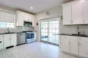 11 Silverwood Cir, Suffern, NY 10901 - Photo 15