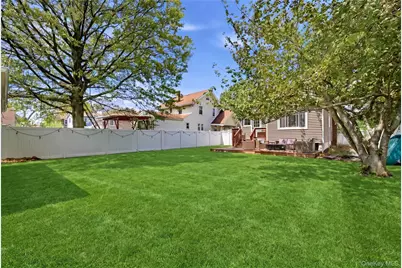 90 Vincent Place, Lynbrook, NY 11563 - Photo 25