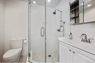 5 Twin Ponds Street, Great Neck, NY 11024 - Photo 29