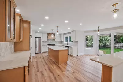6 Robert Court, Center Moriches, NY 11934 - Photo 19