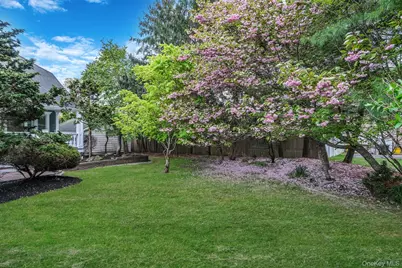 6 Robert Court, Center Moriches, NY 11934 - Photo 3
