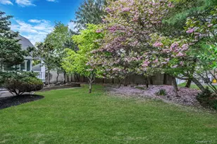 6 Robert Ct, Center Moriches, NY 11934 - Photo 3