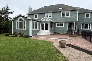 6 Robert Ct, Center Moriches, NY 11934 - Photo 5