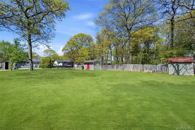 895 Old Medford Avenue, Medford, NY 11763 - Photo 21
