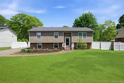 895 Old Medford Avenue, Medford, NY 11763 - Photo 1