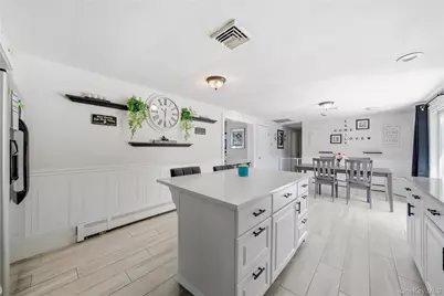 895 Old Medford Avenue, Medford, NY 11763 - Photo 13