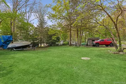 64 Giant Oak Road, Ridge, NY 11961 - Photo 17