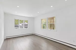 64 Giant Oak Rd, Ridge, NY 11961 - Photo 11