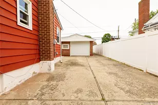 16 Buckner Ave, Hicksville, NY 11801 - Photo 15