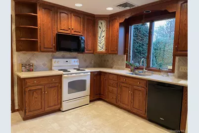 20 Gainsboro Lane, Syosset, NY 11791 - Photo 7