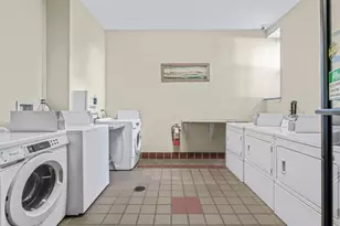 25-25 Newtown Ave, Astoria, NY 11102 - Photo 15