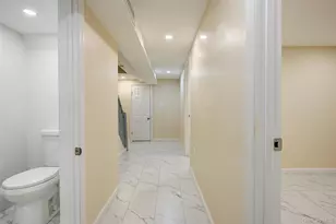 164-38 76th Rd, Fresh Meadows, NY 11366 - Photo 35
