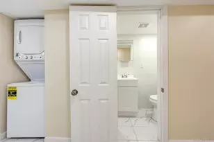 164-38 76th Rd, Fresh Meadows, NY 11366 - Photo 31