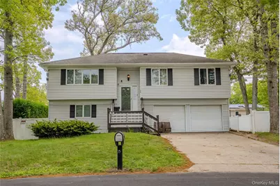 75 Park Avenue, Ronkonkoma, NY 11779 - Photo 1