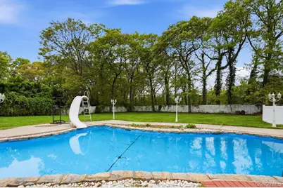 1 Whispering Court, Dix Hills, NY 11746 - Photo 7