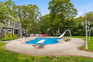 1 Whispering Ct, Dix Hills, NY 11746 - Photo 5