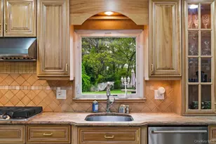 1 Whispering Ct, Dix Hills, NY 11746 - Photo 21
