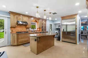 1 Whispering Ct, Dix Hills, NY 11746 - Photo 19
