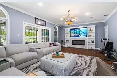 1 Whispering Court, Dix Hills, NY 11746 - Photo 27