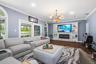 1 Whispering Ct, Dix Hills, NY 11746 - Photo 27