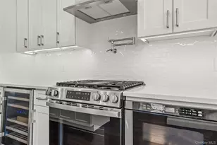 70-19 Manse St, Forest Hills, NY 11375 - Photo 15