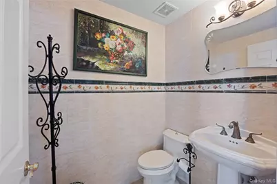 385 Altessa Boulevard, Melville, NY 11747 - Photo 17