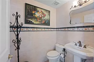 385 Altessa Blvd, Melville, NY 11747 - Photo 17