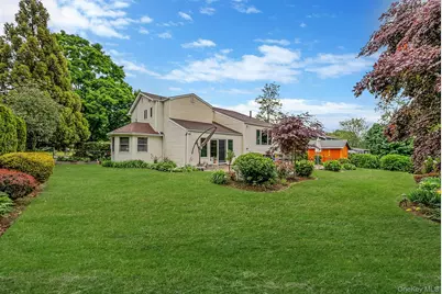 28 Manchester Boulevard, Wheatley Heights, NY 11798 - Photo 35